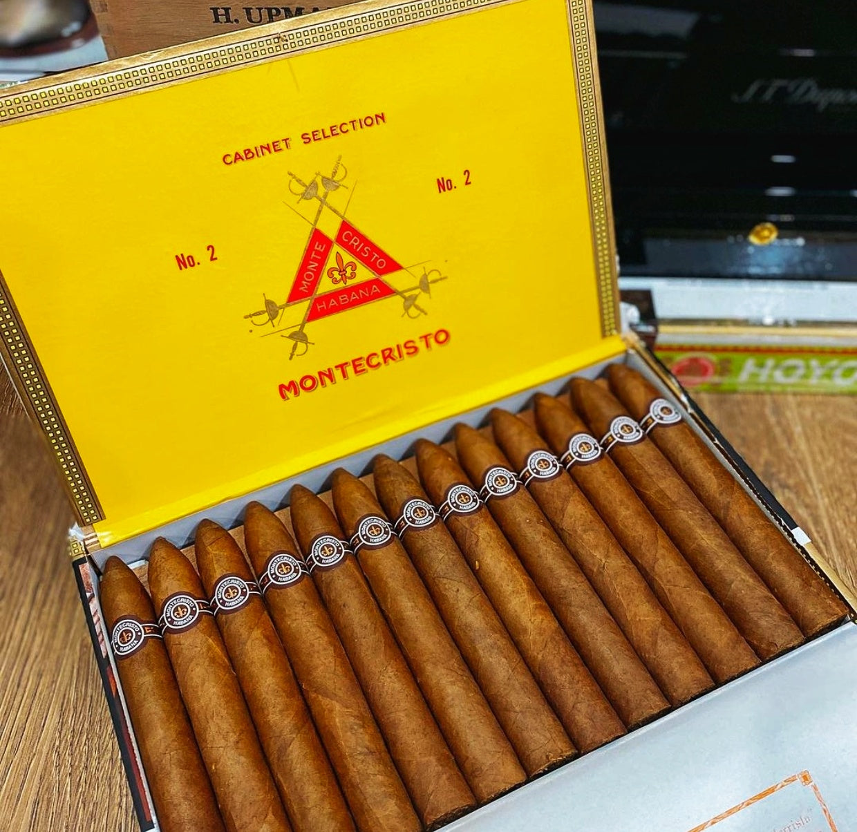 MONTECRISTO NO. 2 (Single Cigar) Rated No 1 Cigar of the Year 2013 ...