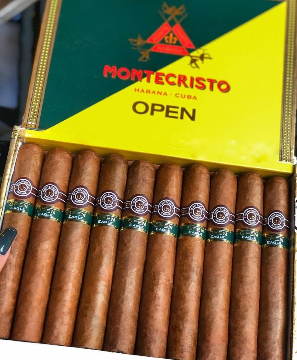 Montecristo - Eagle (Single Stick) - www.cigarsindia.in
