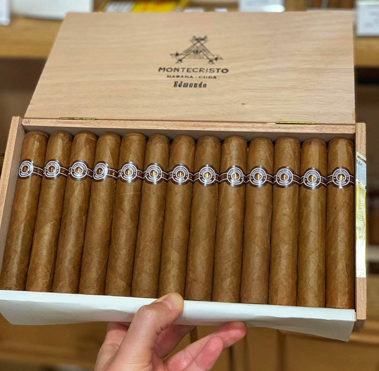 Montecristo - Edmundos (Box of 25) - www.cigarsindia.in