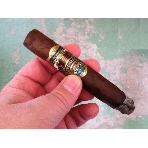 Alec Bradley Prensado Churchill (Single Stick) - www.cigarsindia