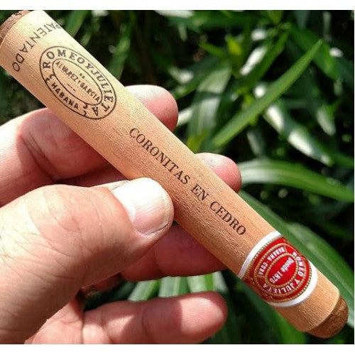 Romeo y Julieta Coronitas Cedro (Single Cigar) - www.cigarsindia